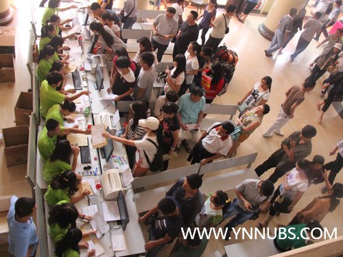 可爱的志愿者—2013迎新工作中的一道靓丽风景线