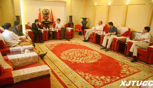 台湾义守大学副校长颜志荣一行来访西安交通大学城市学院