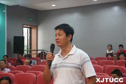 西安交大城市学院召开2013级新生家长与学院领导见面会