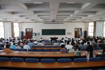 ѧУ�ٿ��в�ɲ����� ������ѧ���ص㹤��