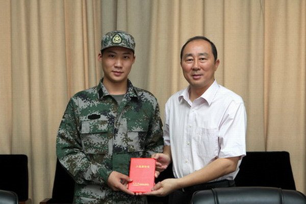 投笔从戎,穿上军装当兵去!常州工学院举行新兵入伍欢送会