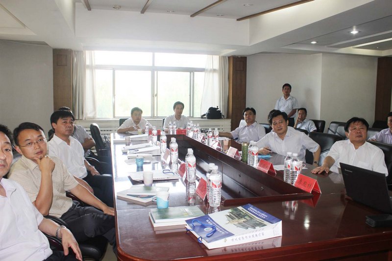 国家安监总局职业健康司副司长王建冬来校调研指导