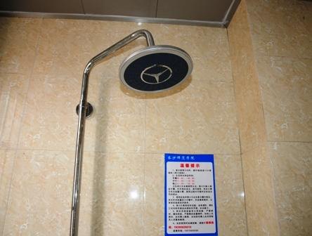 北校区的衣、食、住、行