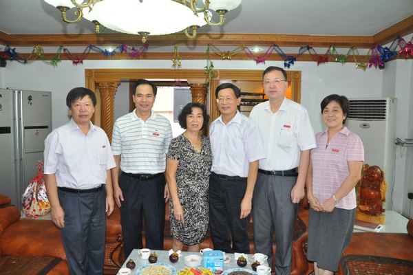 教师节校领导看望慰问老领导老同志