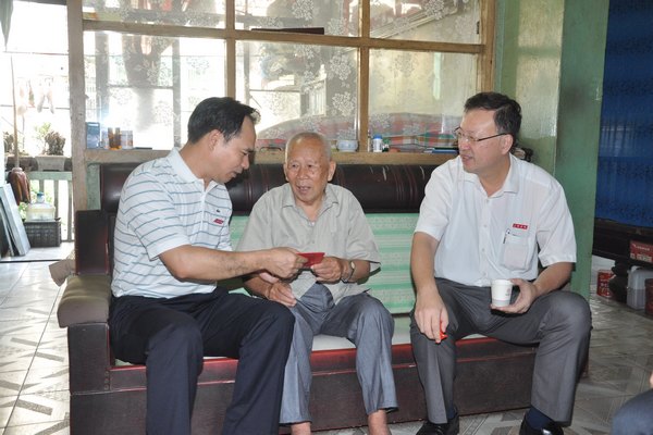 教师节校领导看望慰问老领导老同志