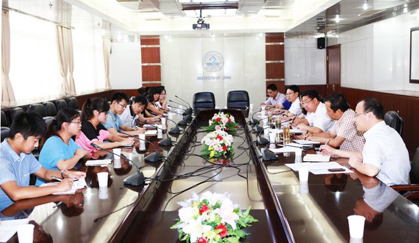 学校召开党的群众路线教育实践活动学生座谈会