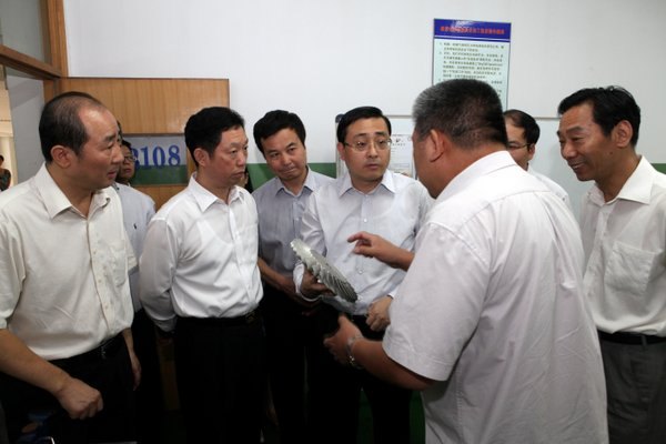 声声祝福话关切 浓浓情意暖人心 常州市代市长费高云教师节前走访慰问常州工学院师生