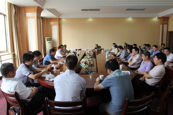 学校召开教师代表座谈会