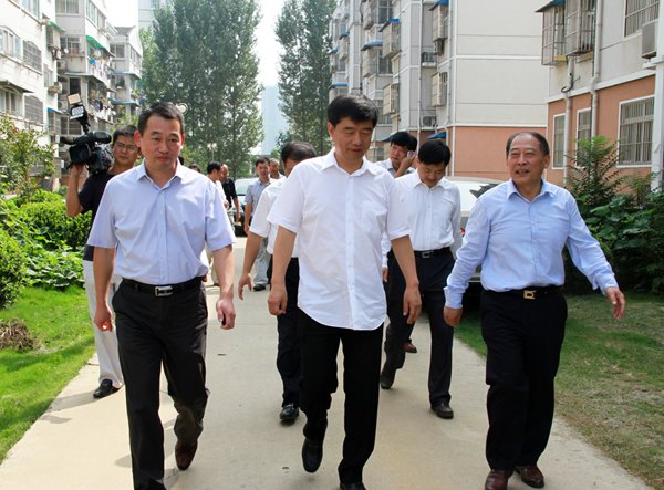 市领导教师节送慰问和祝福