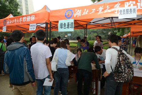 湖北工业大学2013年迎新工作顺利完成