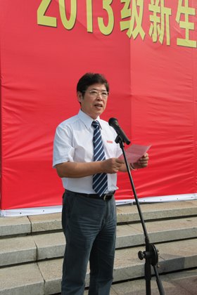 南京理工大学泰州科技学院隆重举行2013级新生开学典礼暨军训动员大会