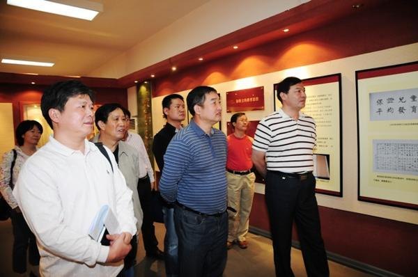 省教育厅副厅长玉买尔江来长沙师范学校调研西藏班培养工作