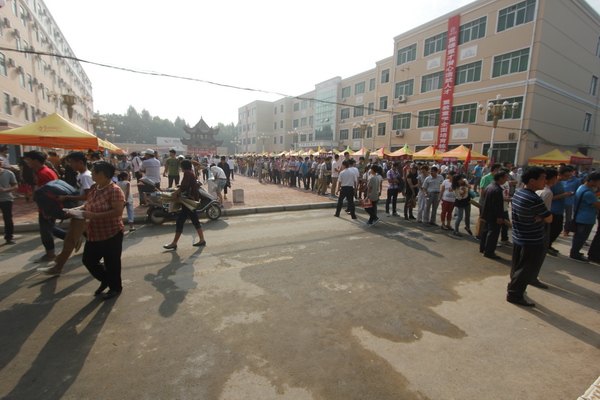 郑州职业技术学院2013级新生报到工作圆满结束