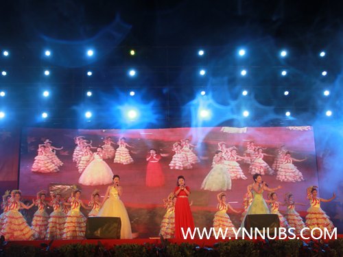 “梦圆金秋”迎新晚会隆重举行