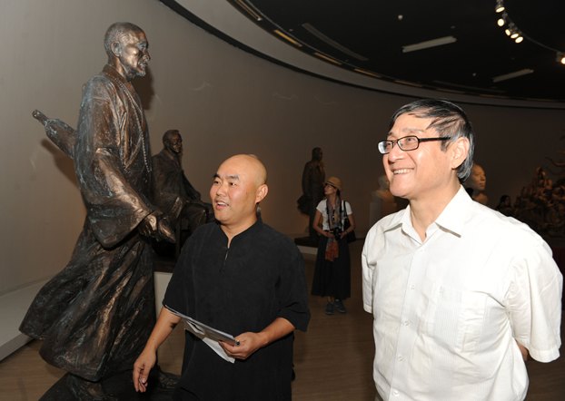 “春华秋实——曹春生从艺60年作品展”在中国美术馆开幕