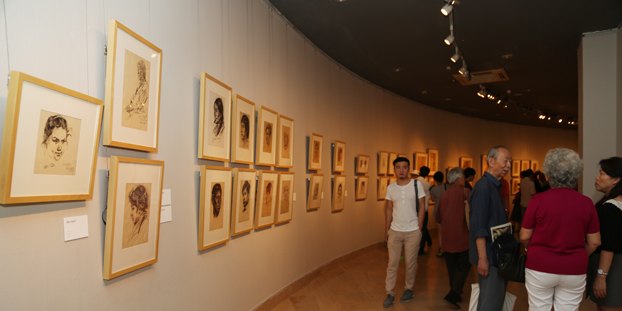 “春华秋实——曹春生从艺60年作品展”在中国美术馆开幕