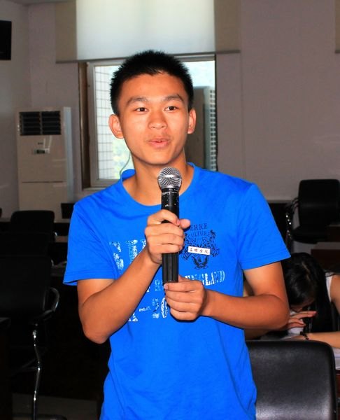 三明学院举行2013年入伍新兵座谈会