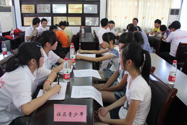 【“迎接党代会 聚焦党总支”之八】文学院以学生党员示范岗为引领，提升大学生社会实践能力