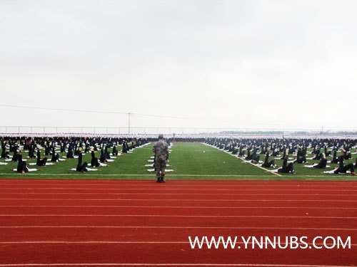 【立大志 展宏图】--- 2013级学生军训汇报表演暨开学典礼成功举行