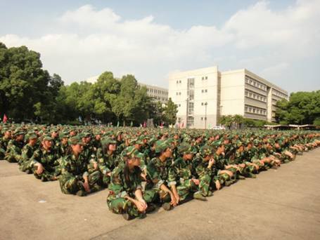 ��ͼ�ģ����չ�ҵ��ѧ����ѧԺ¡���ٿ�2013��ѧ����ѧ�����߾�ѵ��Ա���