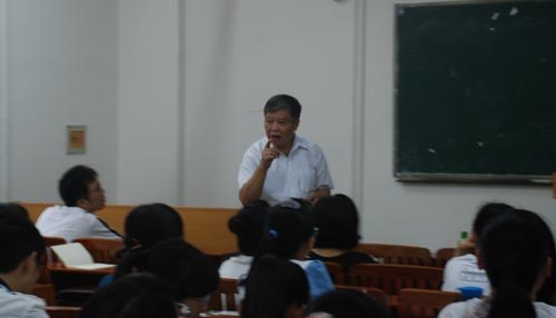 【师德典型系列报道之二】黄亢美