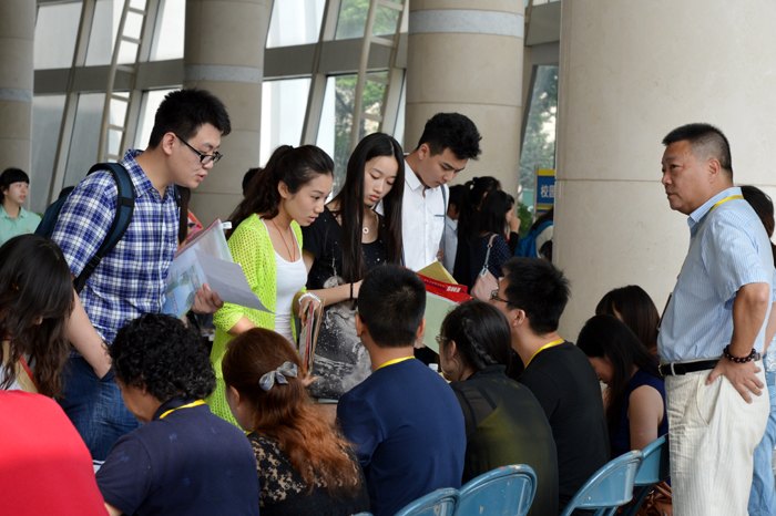 南京艺术学院迎来2013级新同学
