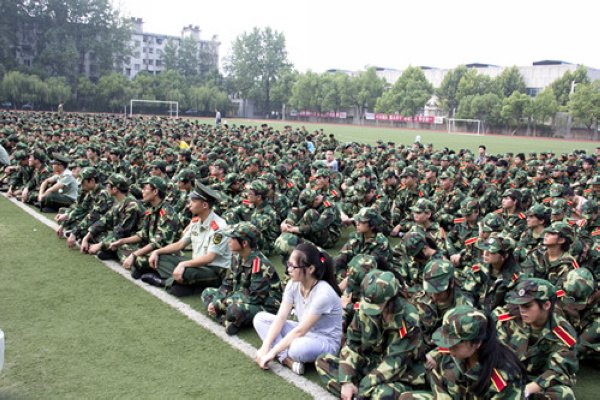 科技艺术学院举行2013级新生军训动员大会
