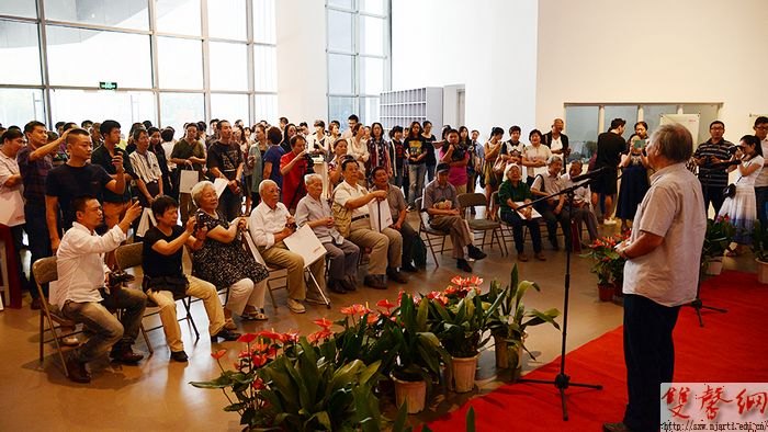 校美术馆举办杨涵木刻展