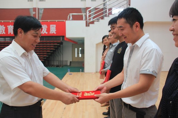 ֣��ְҵ����ѧԺ����ٰ조�ŷ�ϣ����׷Ѱ���롱ְ��ҵ����ֱ����