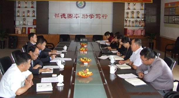 校深化教育教学改革调研工作组到经管学院调研校深化教育教学改革调研工作组到经管学院调研