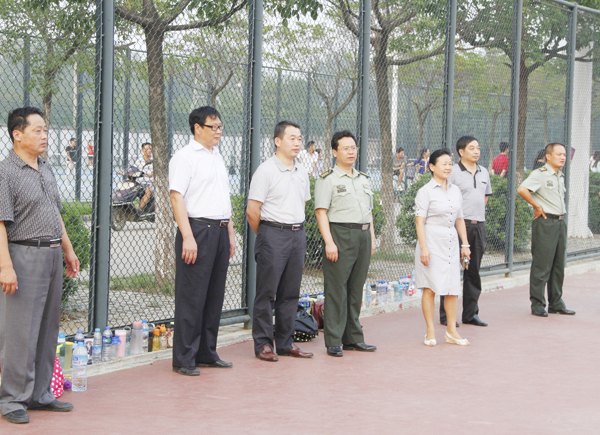 解放军陆军军官学院领导视察皖西学院2013级学生军训工作