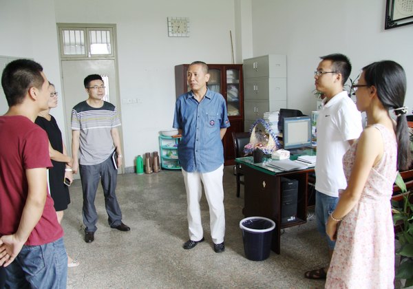 ����Ⱥ��·��У�쵼�����߷ù㷺�������