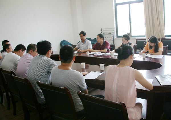 ����Ⱥ��·��У�쵼�����߷ù㷺�������