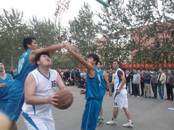 许昌学院成功承办许昌市第七届运动会篮球比赛