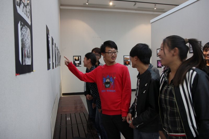 ����ѧԺ���С������й�������У԰��У԰�ɷ���Ӱ����������Ʒչ