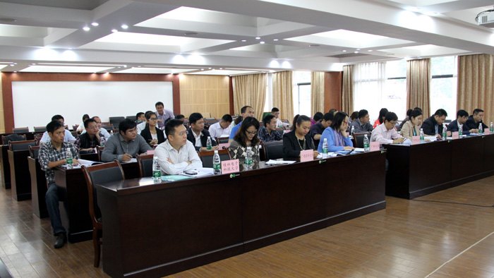 2013���У������Ϣ����ר��ѧϰ���ڹ���ʦ��ѧԺ����