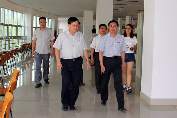 耶鲁大学宋雅杰教授一行来校洽谈合作办学事宜