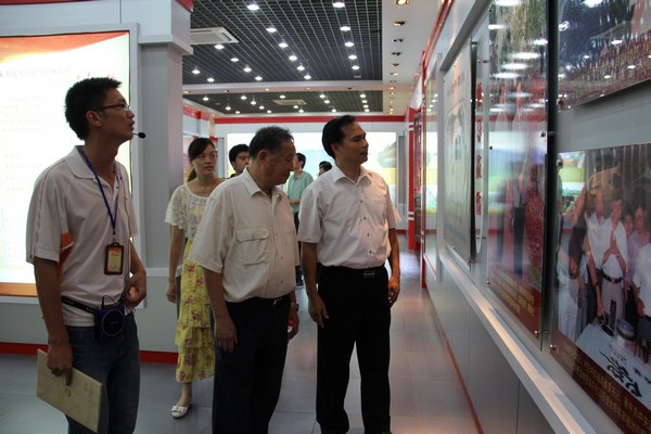 曾书记应邀参加福建省书法创作经验交流会暨福建书法家走进伊秉绶故里宁化采风活动