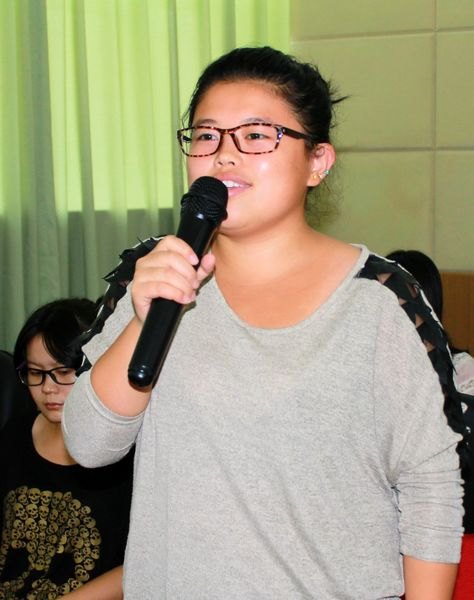 国际著名雕塑家、造型艺术家张立旗先生来校讲学