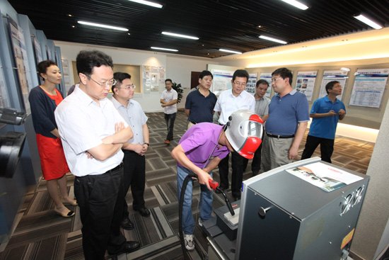 泰州市、南理工领导莅临泰州南京理工大学研究院调研指导