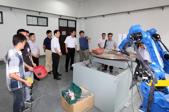 泰州市、南理工领导莅临泰州南京理工大学研究院调研指导