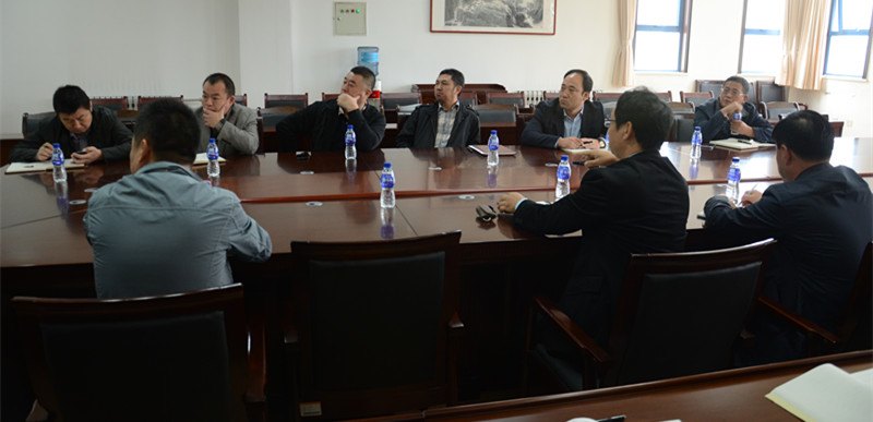 烟台大学文经学院召开校园建设规划讨论会