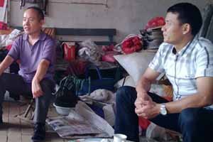 捐资助学情无价 受助学子送锦旗