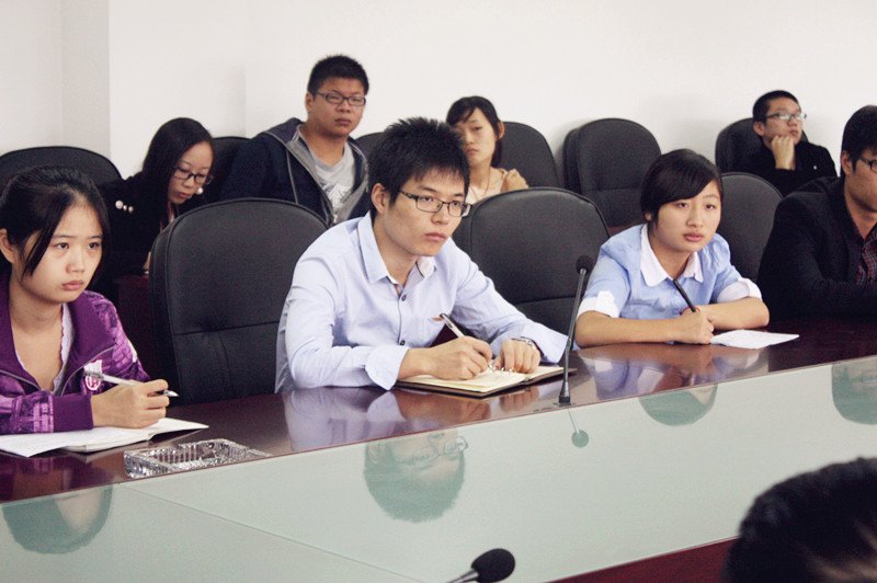 三峡大学科技学院召开2014届毕业生考研就业座谈会