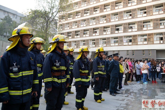 ����Ƶ���Ͼ�����ѧԺ����2013���＾�߲㹫Ԣ��������