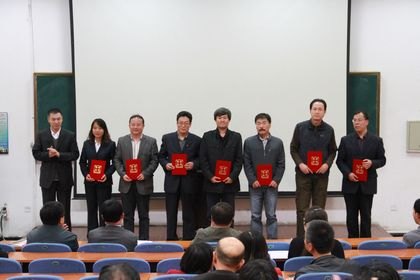 ѧУ�ٿ�2013������ű�����̸��