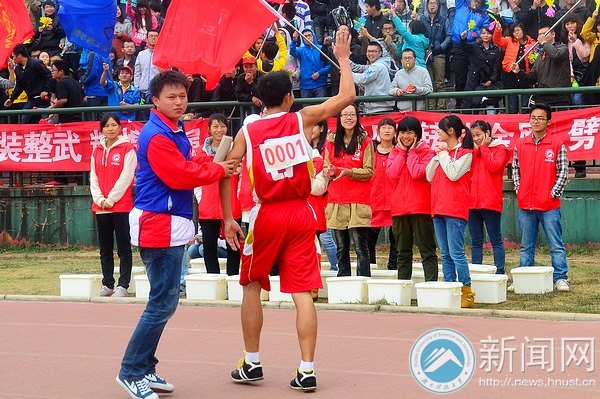 【记者手记】“冠军”多是战胜自己的“王”