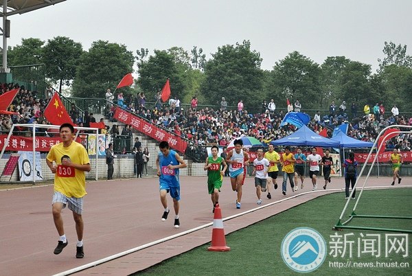 【赛事直通车】5000米长跑:赛场亮剑,谁主沉浮?