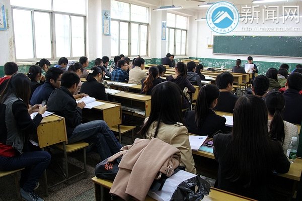 湖南科技大学举行富士康校园专场招聘会