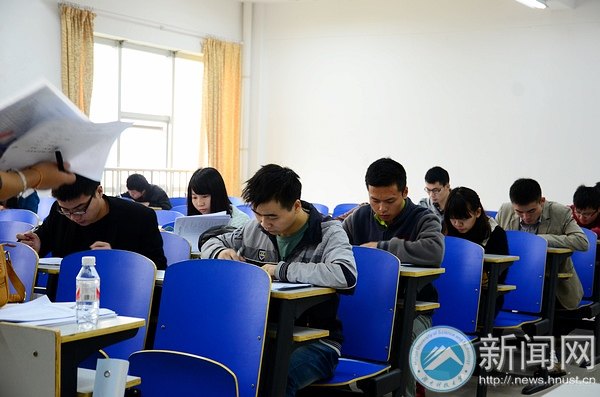 湖南科技大学举行富士康校园专场招聘会